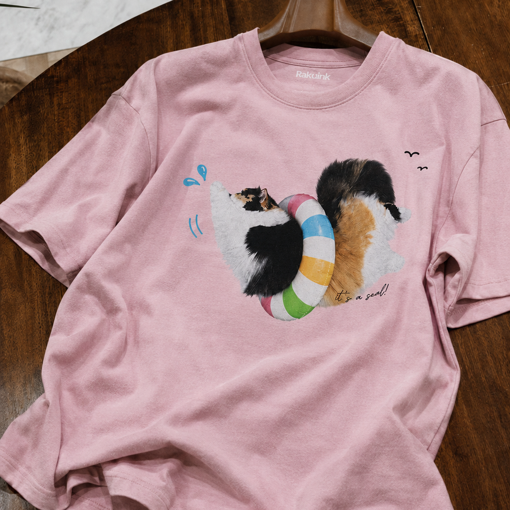 泳ぐ気はゼロ。ぷかぷかスイムキャットT🐾