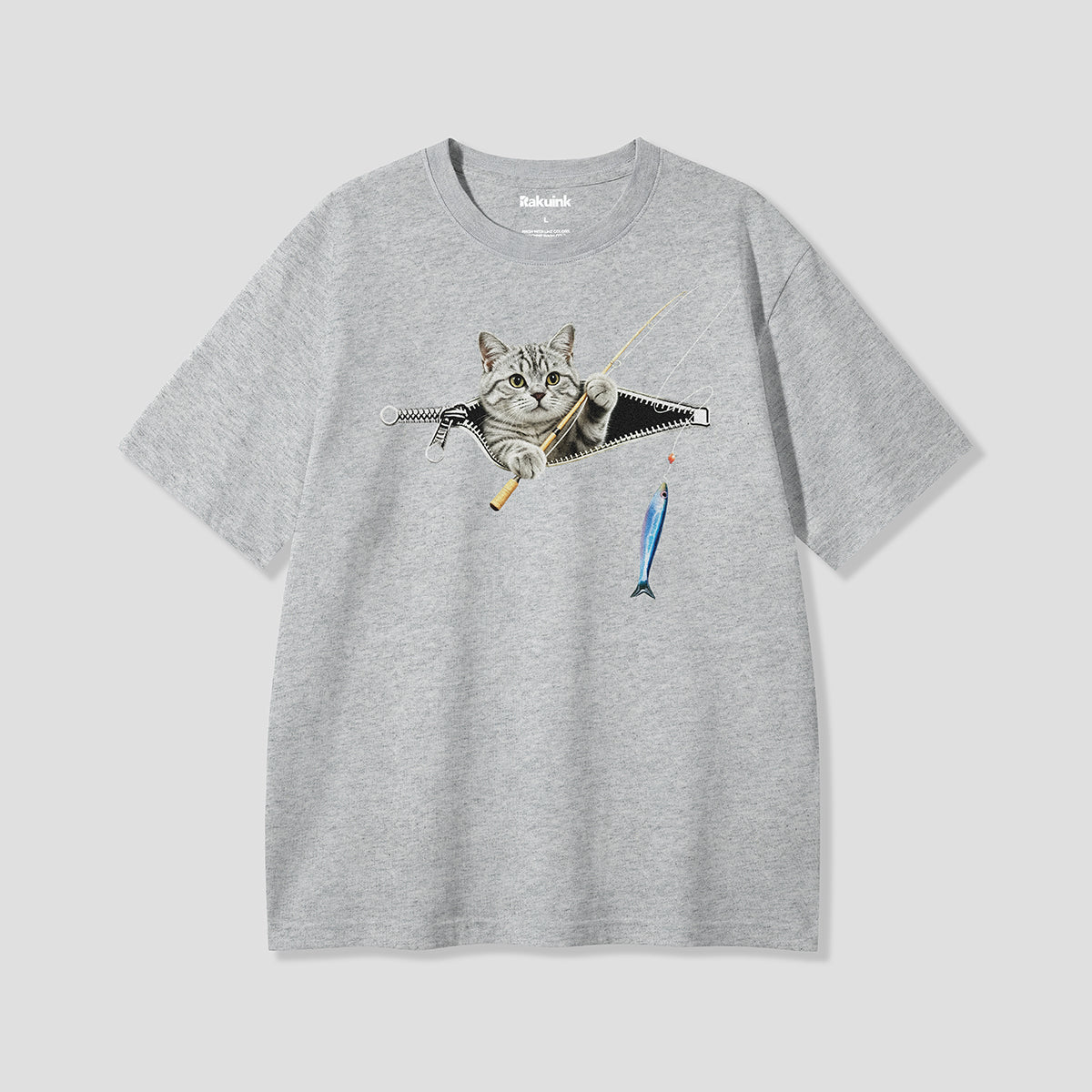【予約】ジップフィッシングキャット グラフィックTシャツ