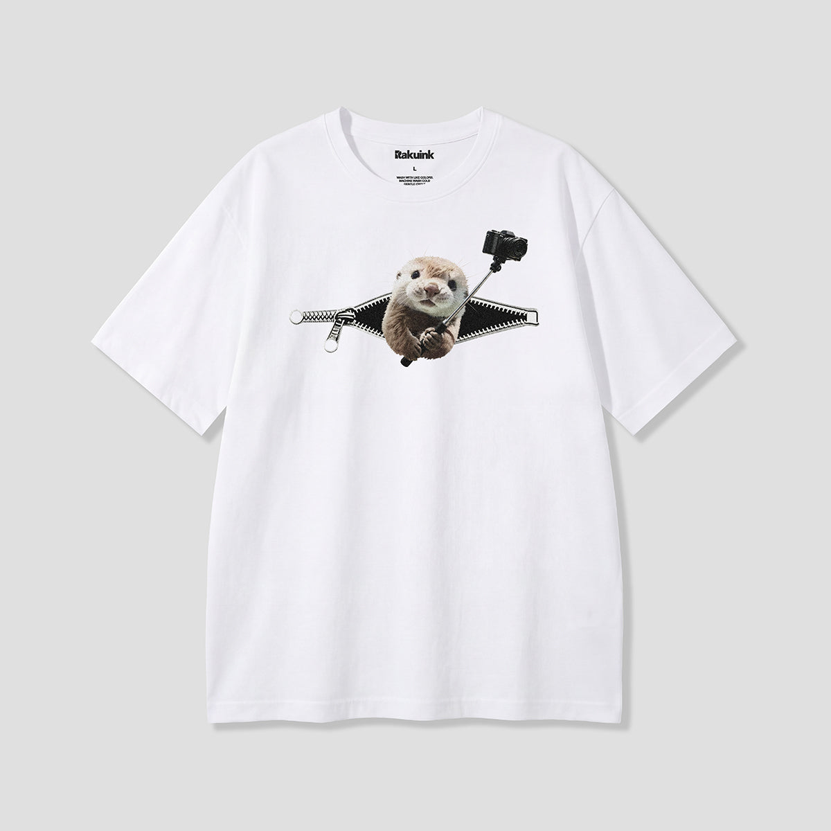 【予約】ジップセルフィーラッコ グラフィックTシャツ