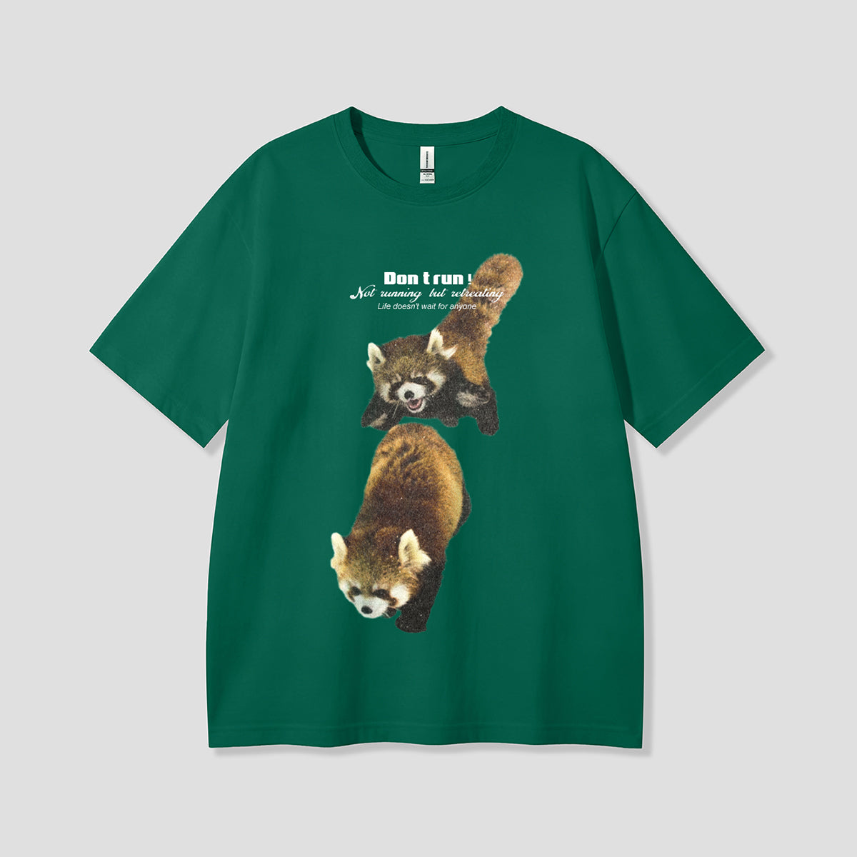 【予約】背後からドン!レッサーパンダTシャツ