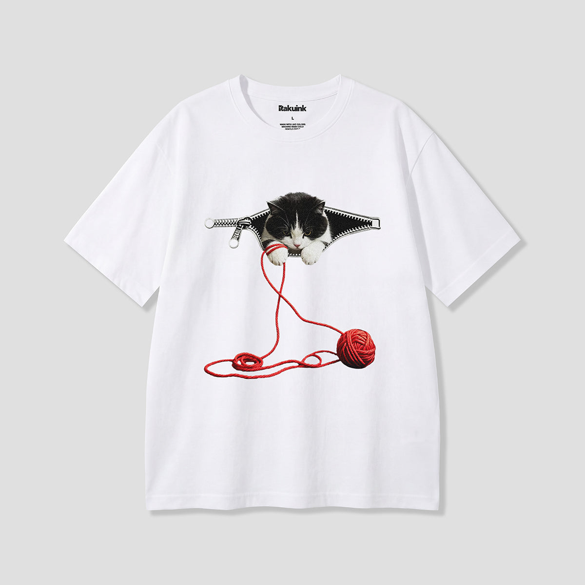 【予約】ジッププレイキャット グラフィックTシャツ