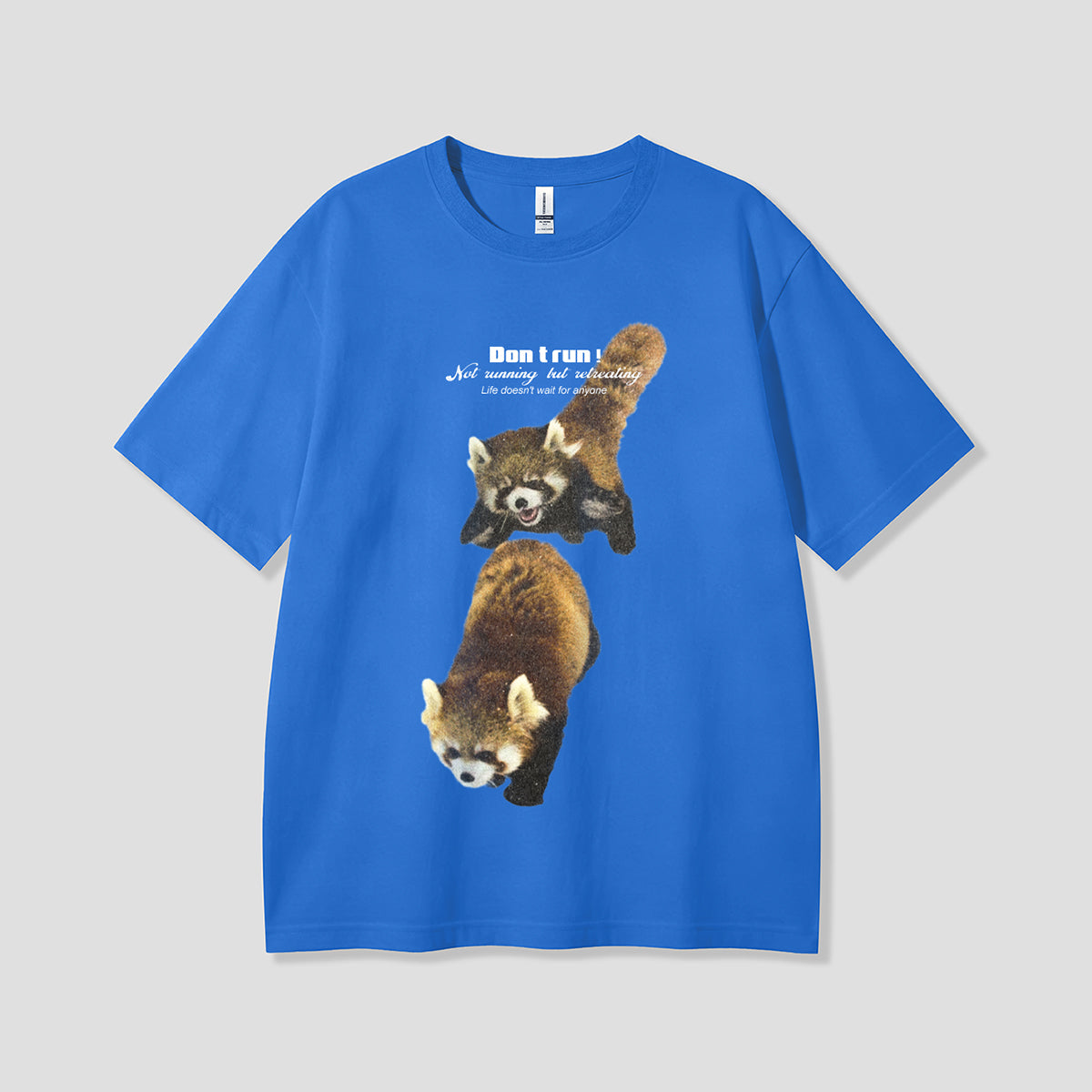 【予約】背後からドン!レッサーパンダTシャツ