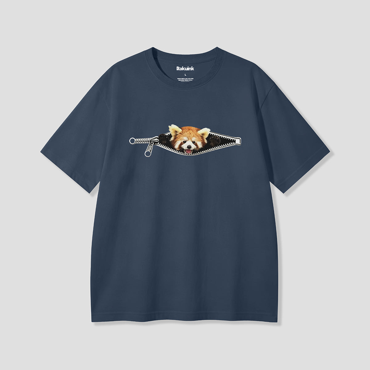 【予約】ジップインレッサーパンダ グラフィックTシャツ