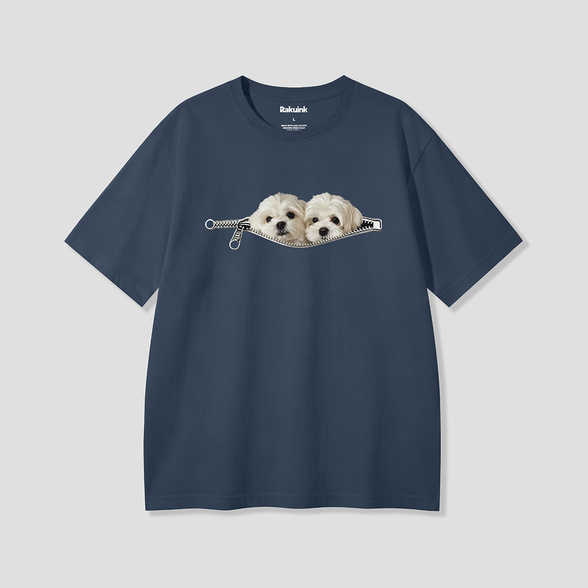 【予約】ジップポケットドッグ グラフィックTシャツ