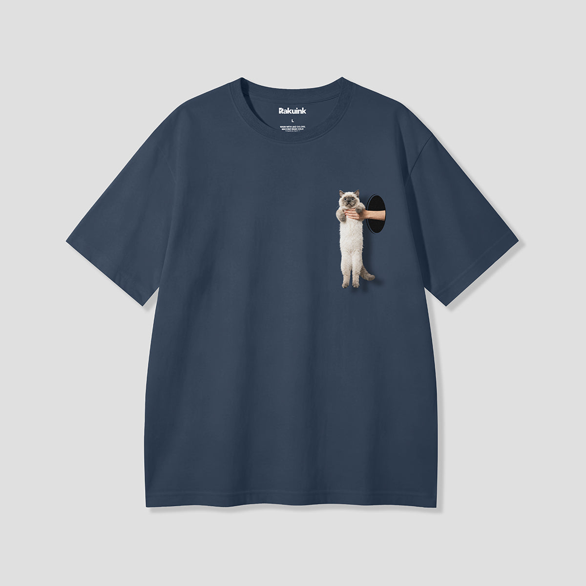 【予約】さらわれシャム猫 グラフィックTシャツ