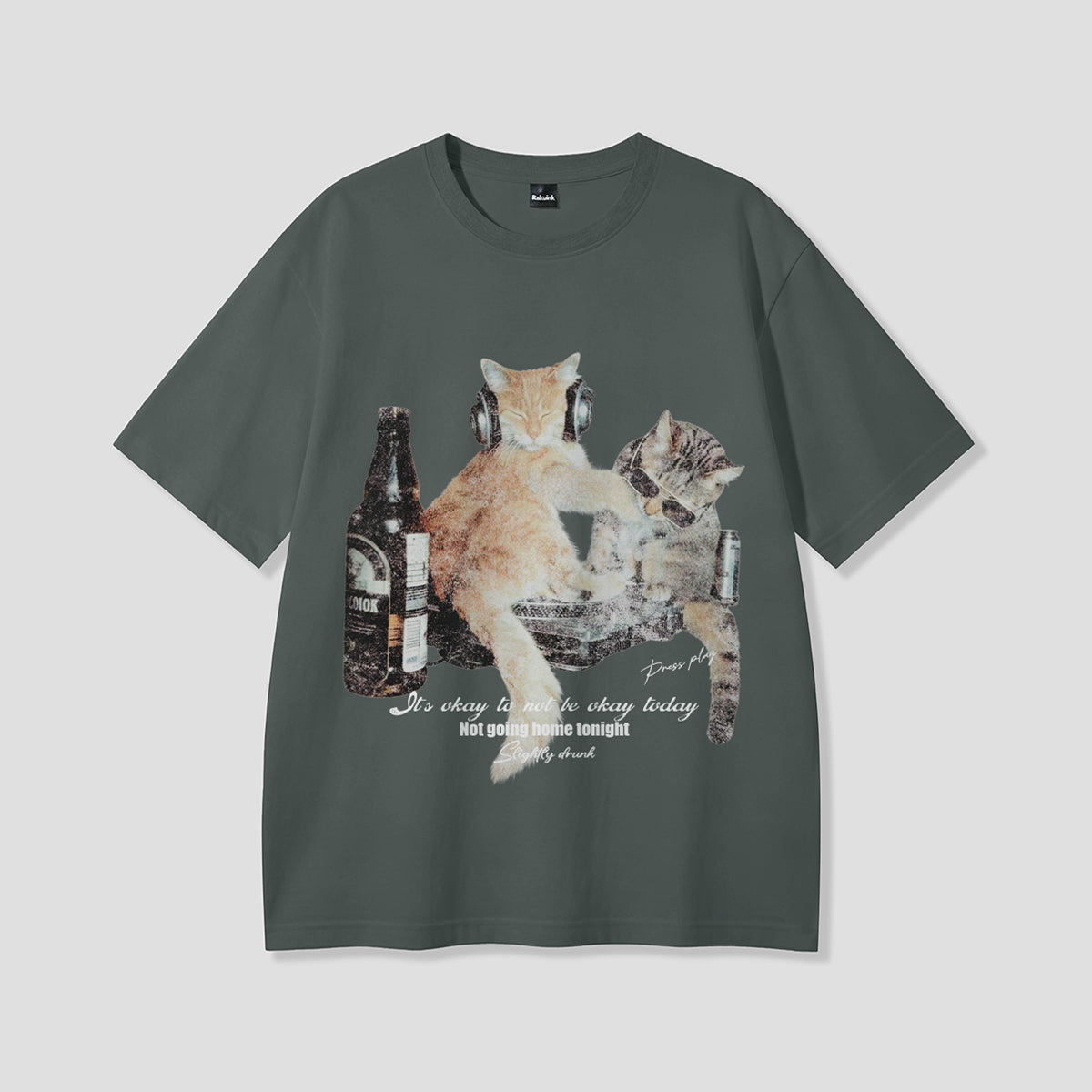 【予約】ナイトパーティーキャット グラフィックTシャツ