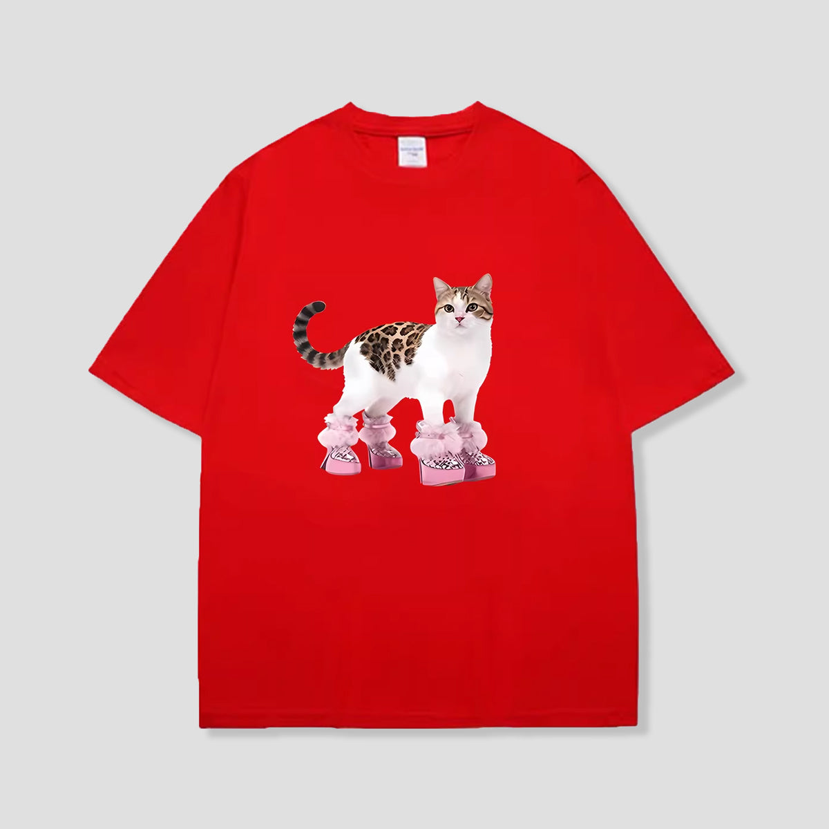 ピンクブーツキャット グラフィックTシャツ