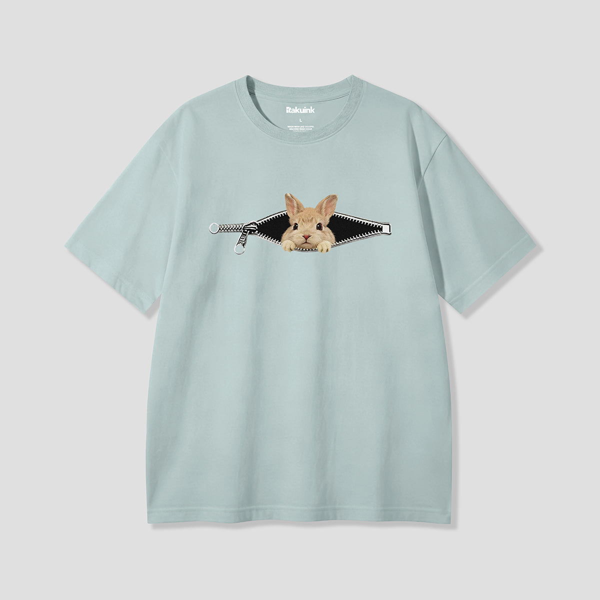 【予約】ジップポケットバニー グラフィックTシャツ