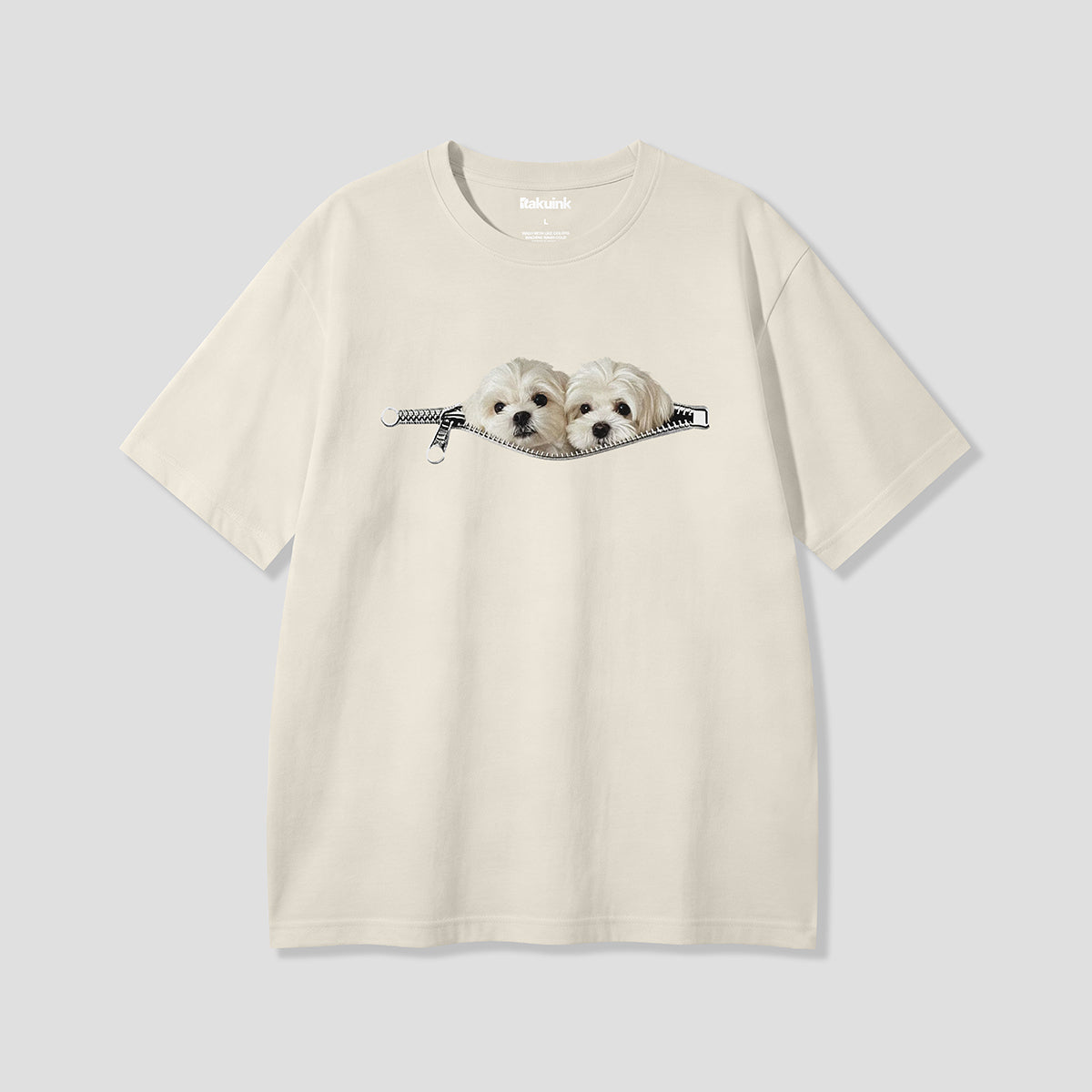【予約】ジップポケットドッグ グラフィックTシャツ