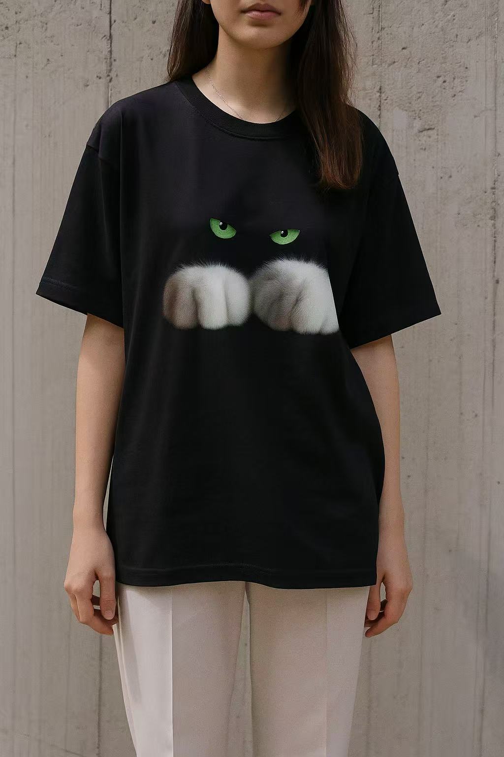 ミステリーキャット｜見てるニャン…Tシャツ – RakuInk