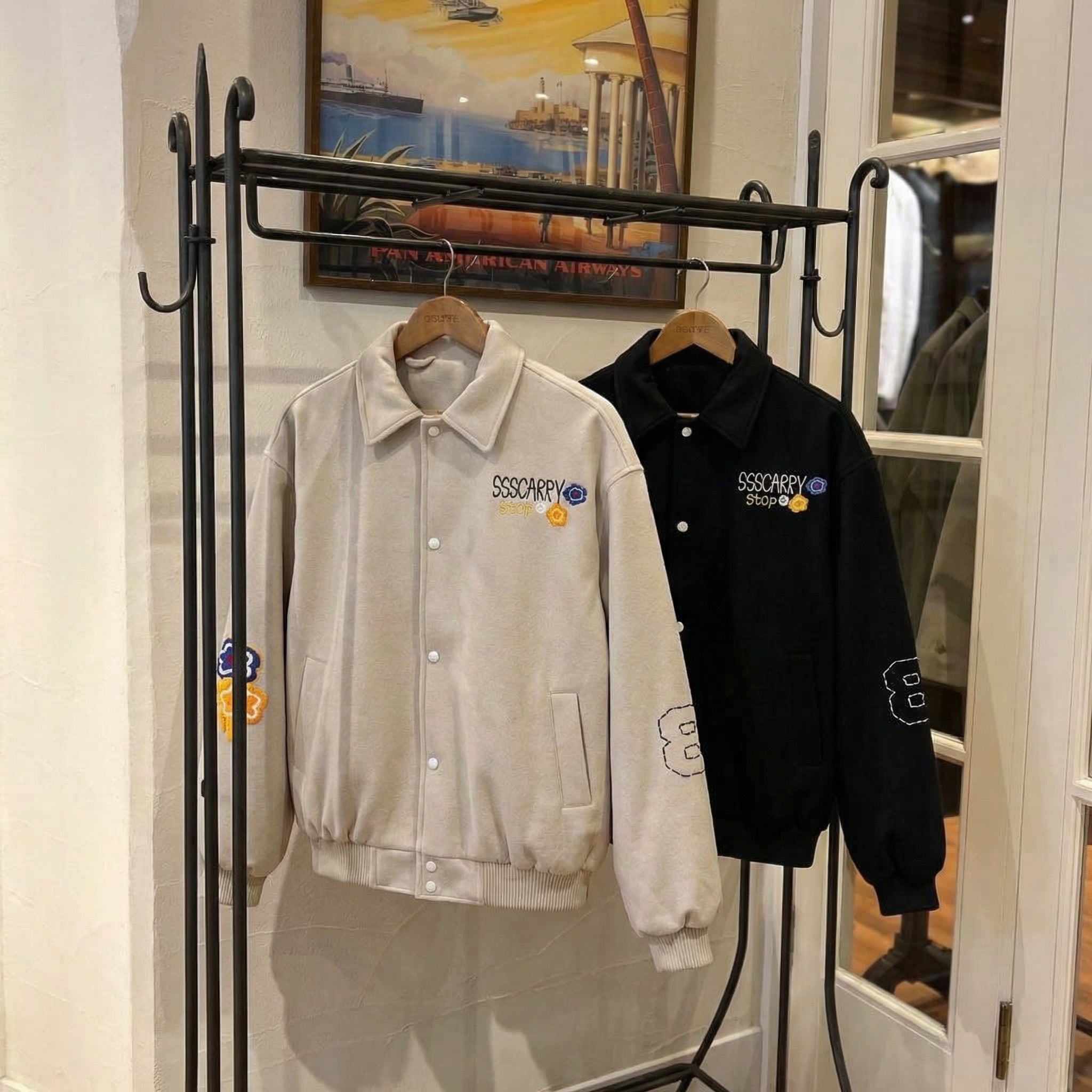 花、ノイズ、コーチジャケット。