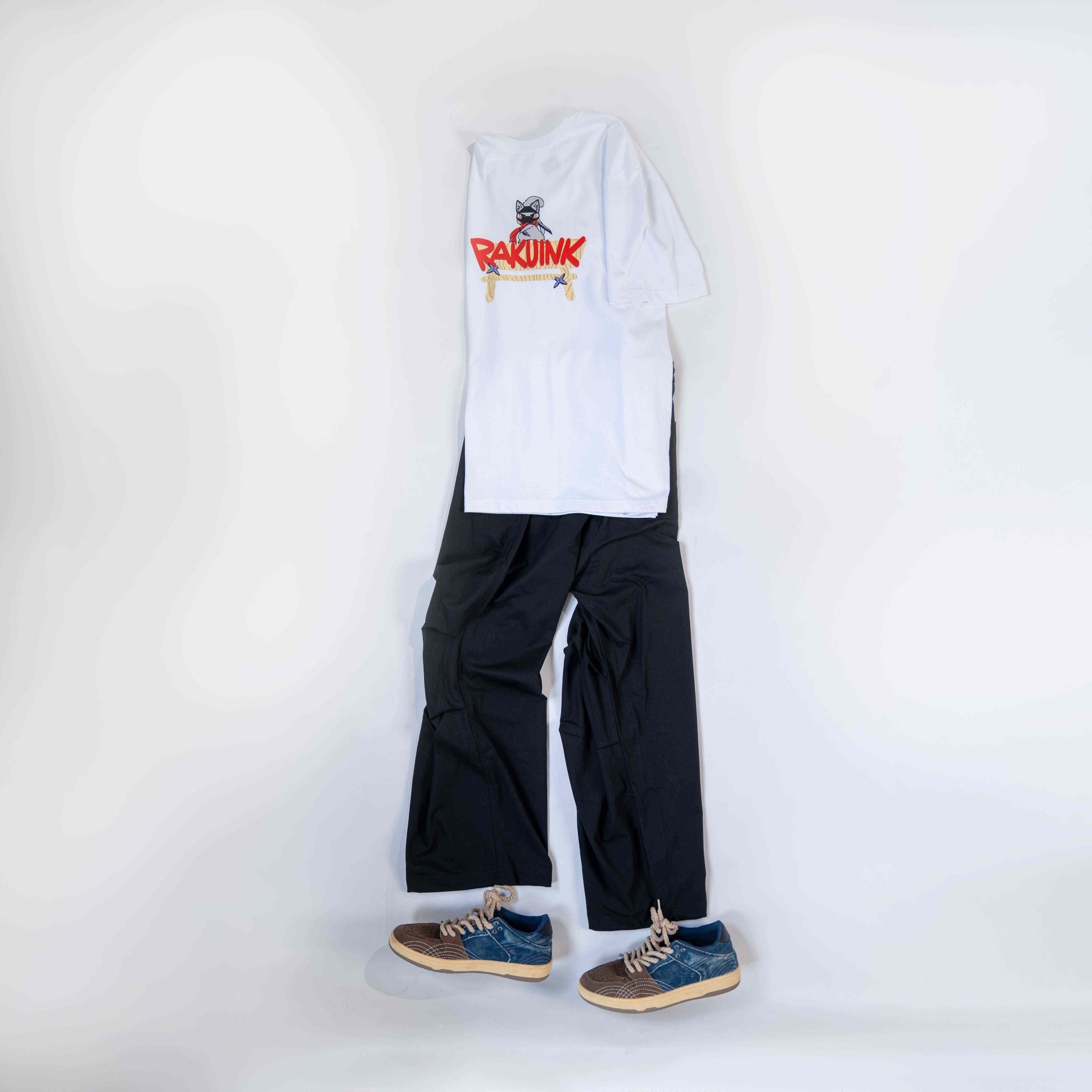 【和風猫物語】忍者猫の夜、始まる——“巻物争奪戦Tシャツ”が入荷しました！🗡️🐾