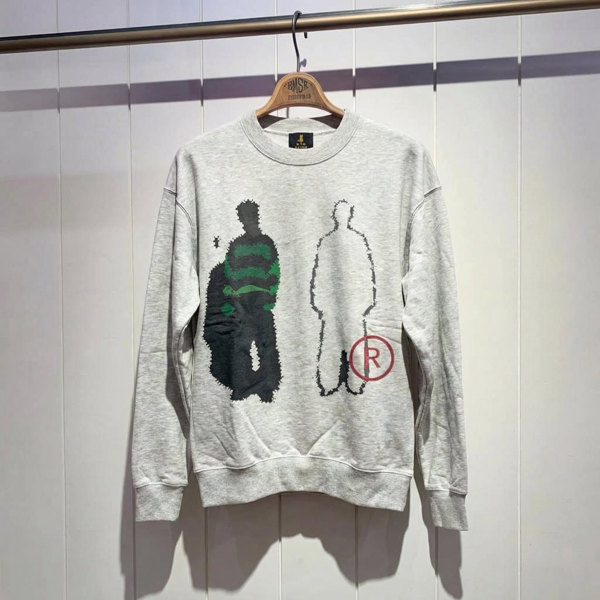 グラフィック強めのスウェット、入りました。