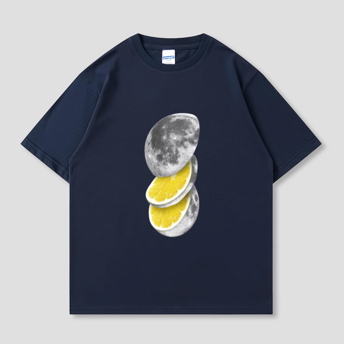 切り分けられた月 Tシャツ