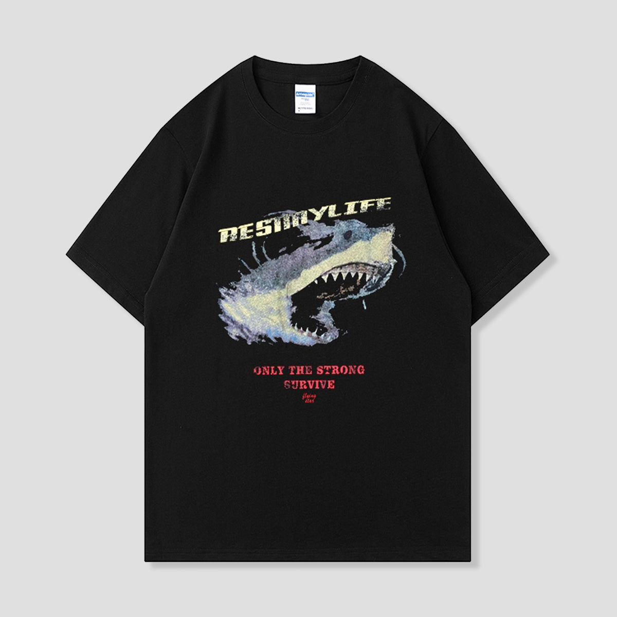 ハングリーシャークグラフィックTシャツ