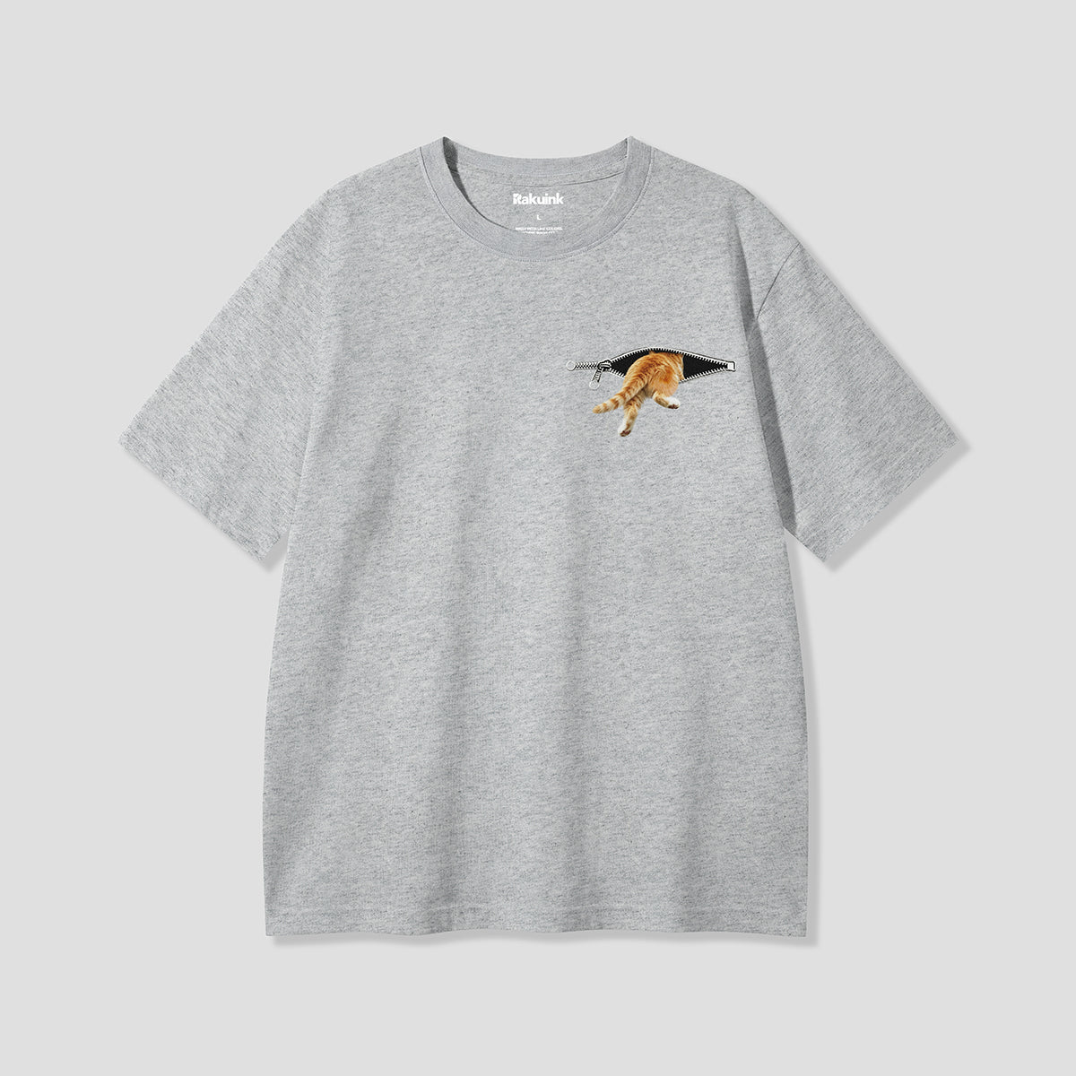 【予約】ジップアウトキャットテール グラフィックTシャツ