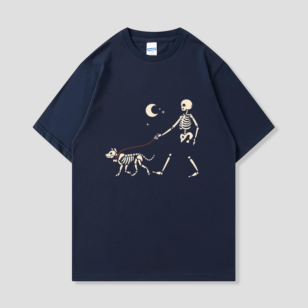 骸骨と犬の月夜Tシャツ