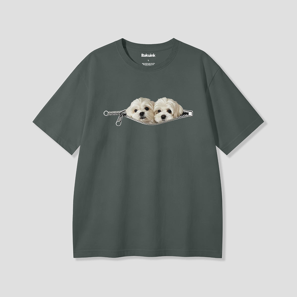 【予約】ジップポケットドッグ グラフィックTシャツ