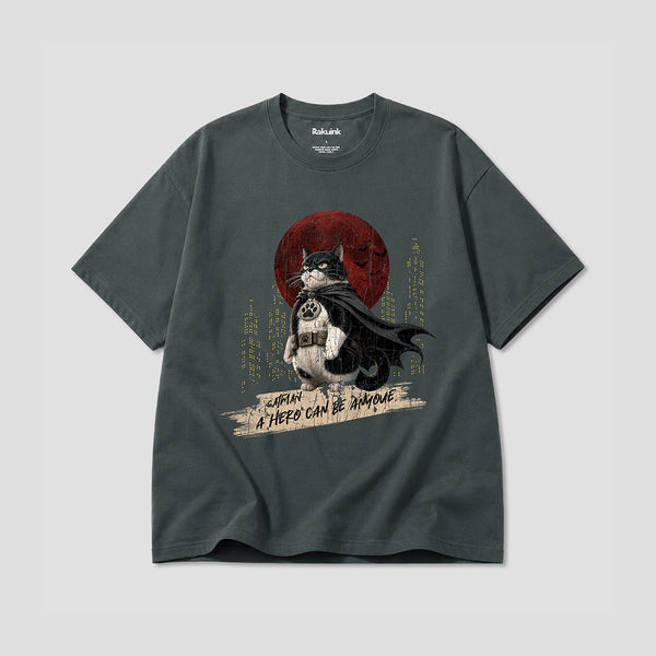 【予約】ヒーローキャット グラフィックTシャツ