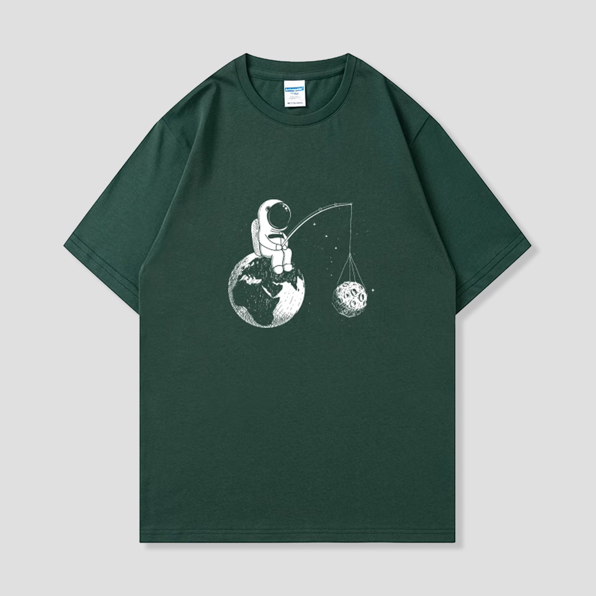 月を釣る宇宙飛行士Tシャツ