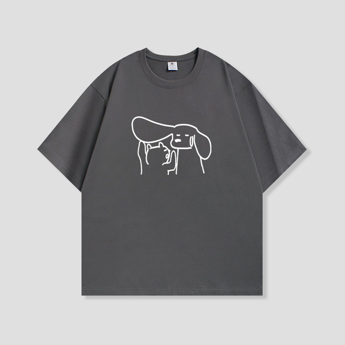 ひそひそネコとワンコ グラフィックTシャツ