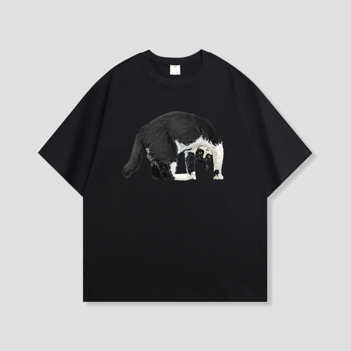 おふざけハチワレキャット グラフィックTシャツ