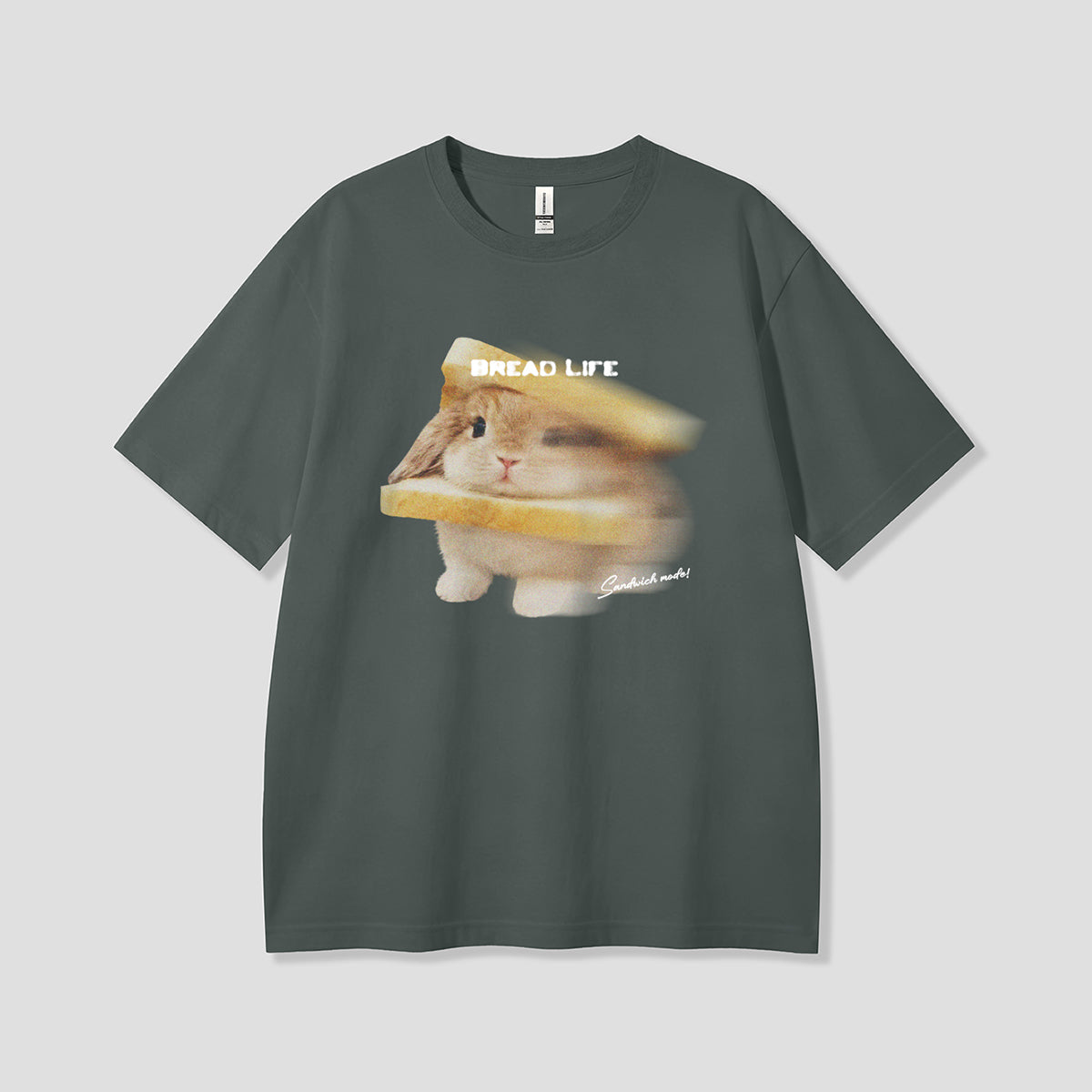 【予約】サンドうさぎ グラフィックTシャツ