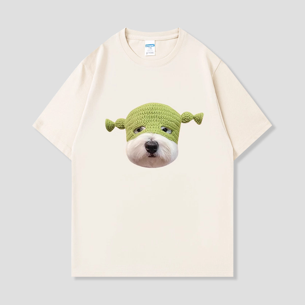 編み帽子とぼんやり犬Tシャツ