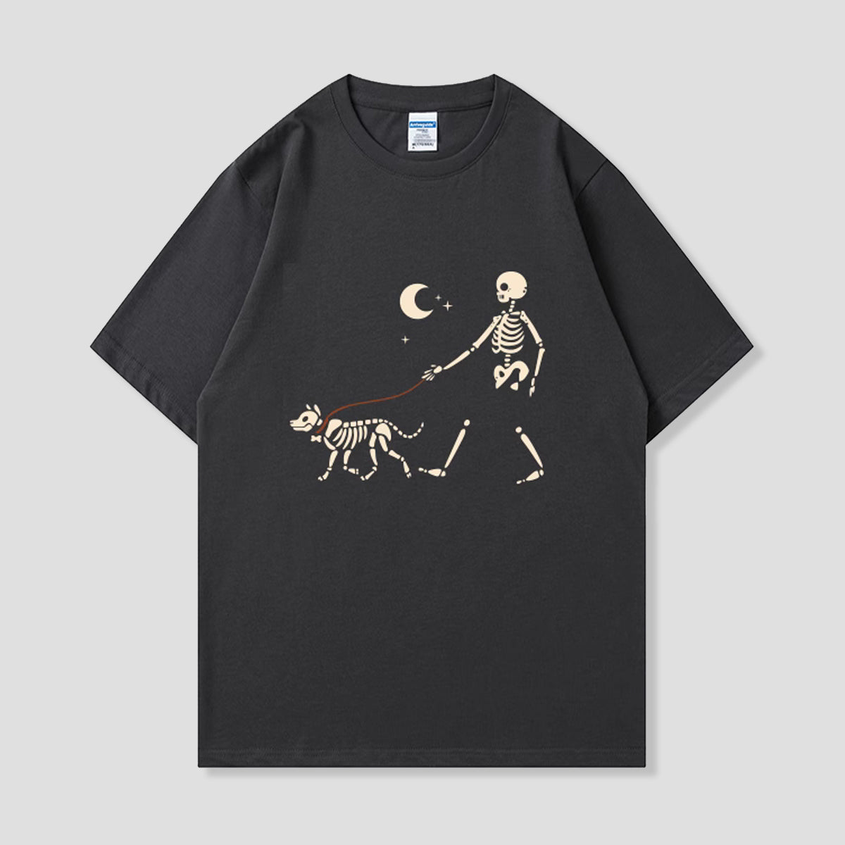 骸骨と犬の月夜Tシャツ