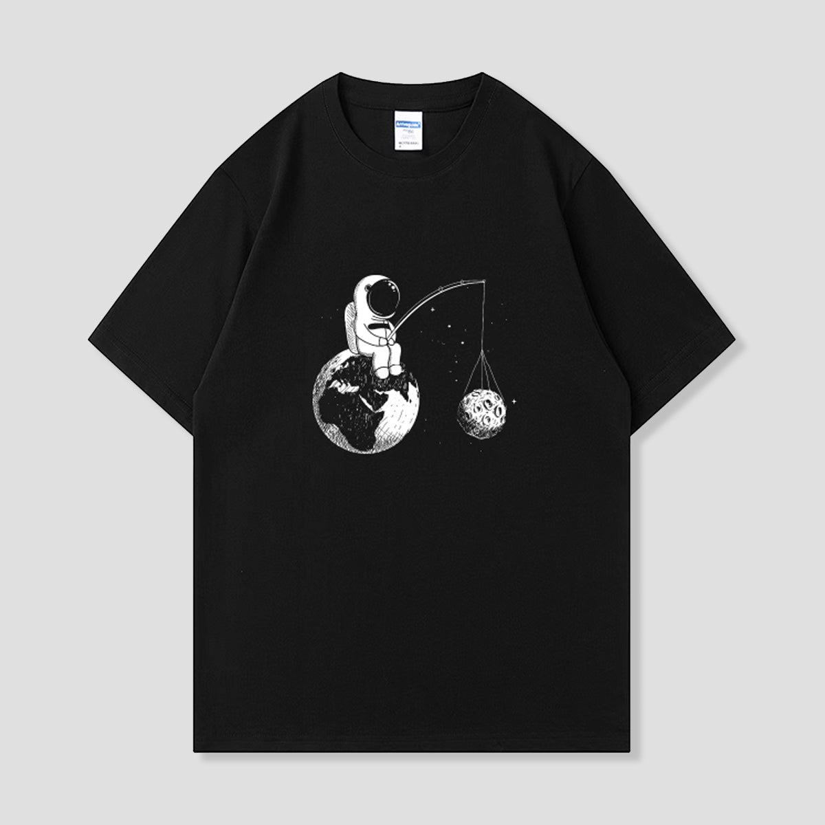月を釣る宇宙飛行士Tシャツ