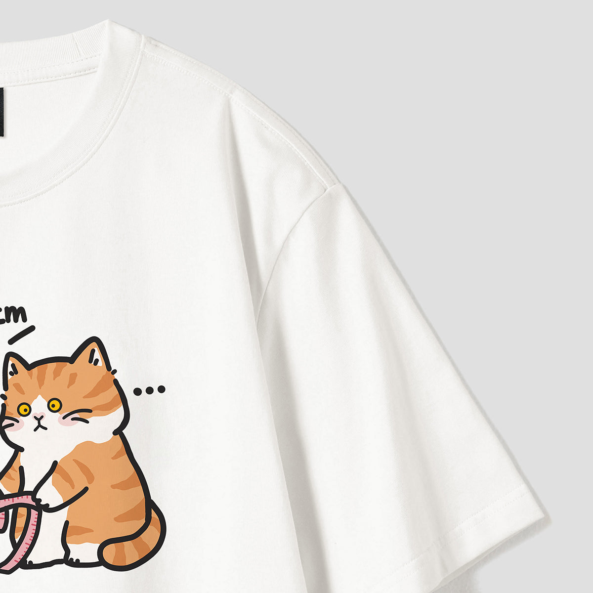 予約】猫の日常｜100cmウエスト事件Tシャツ – RakuInk
