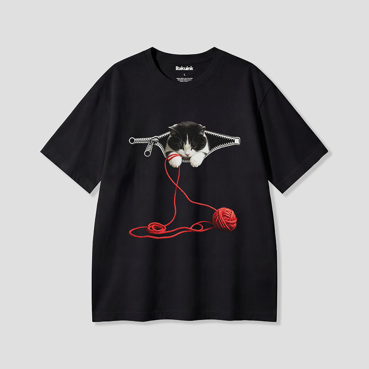 【予約】ジッププレイキャット グラフィックTシャツ