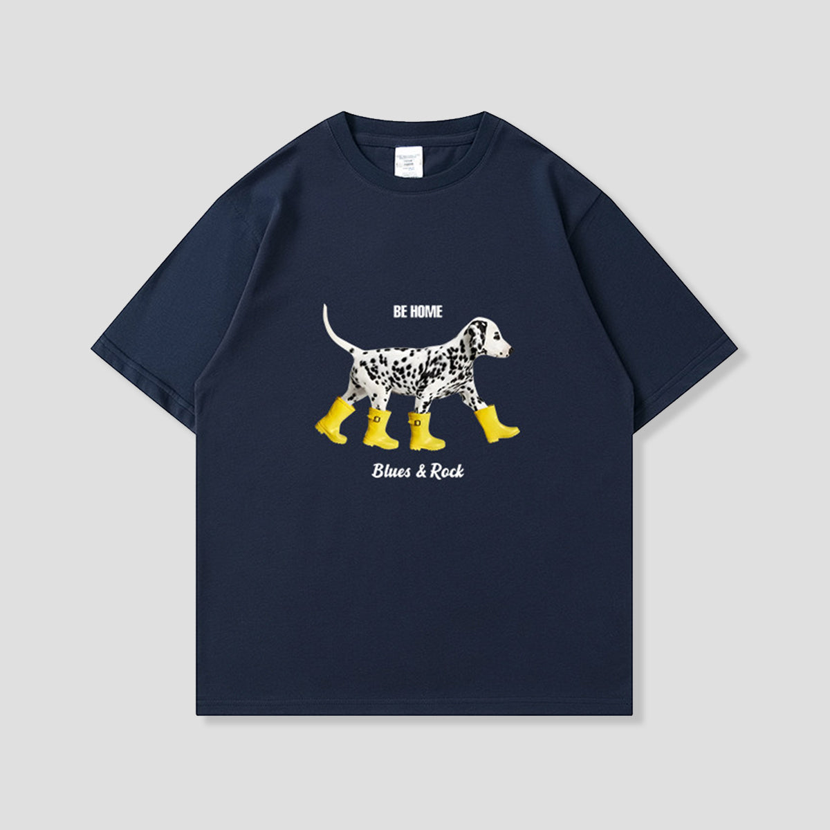 レインブーツドッグ グラフィックTシャツ