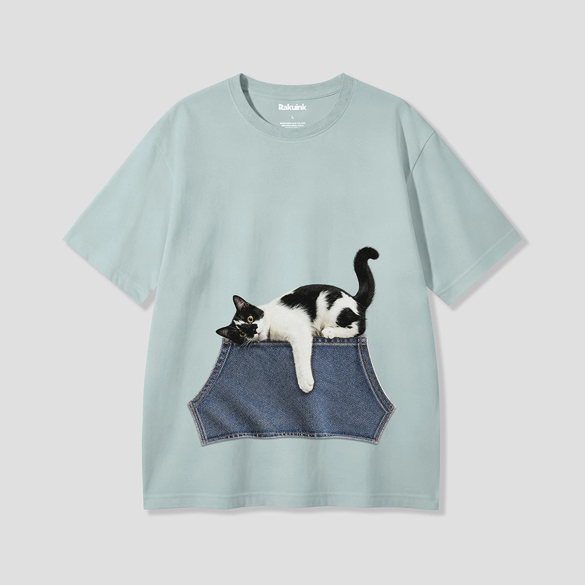 【予約】デニムポケットキャット グラフィックTシャツ