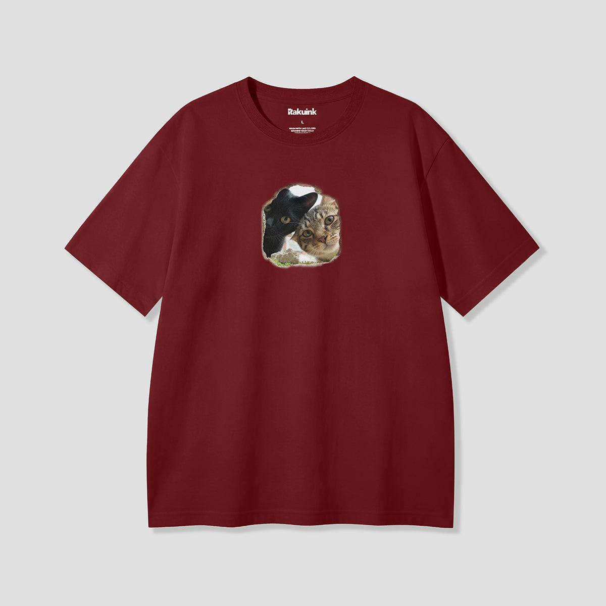 【予約】のぞき見ツインキャット グラフィックTシャツ