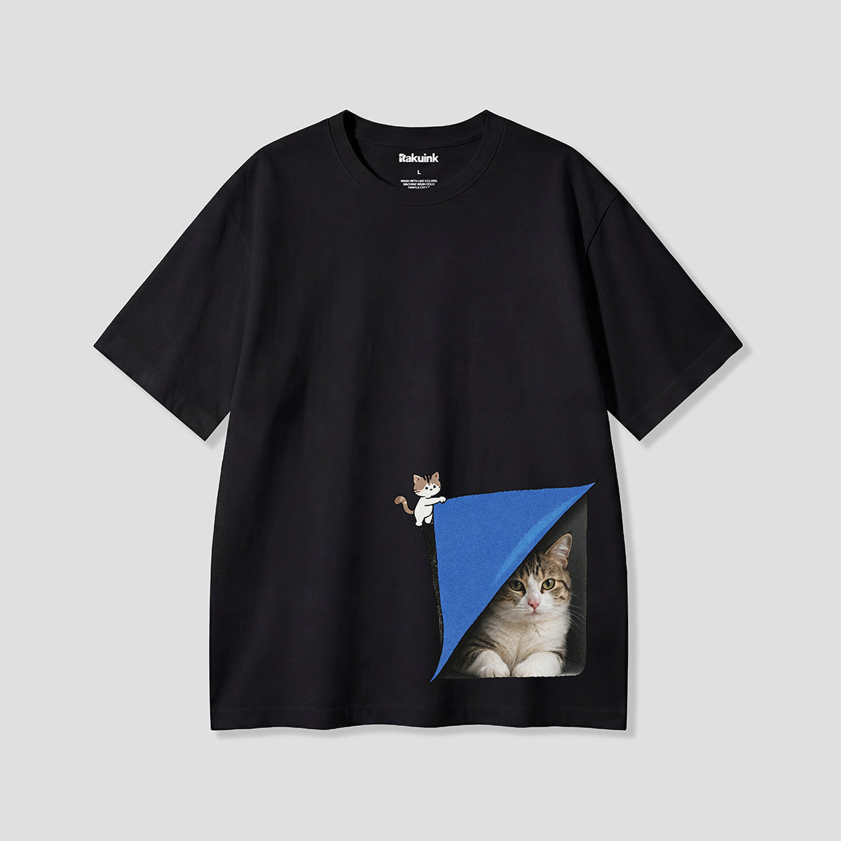 【予約】ひょっこりポケットキャット グラフィックTシャツ