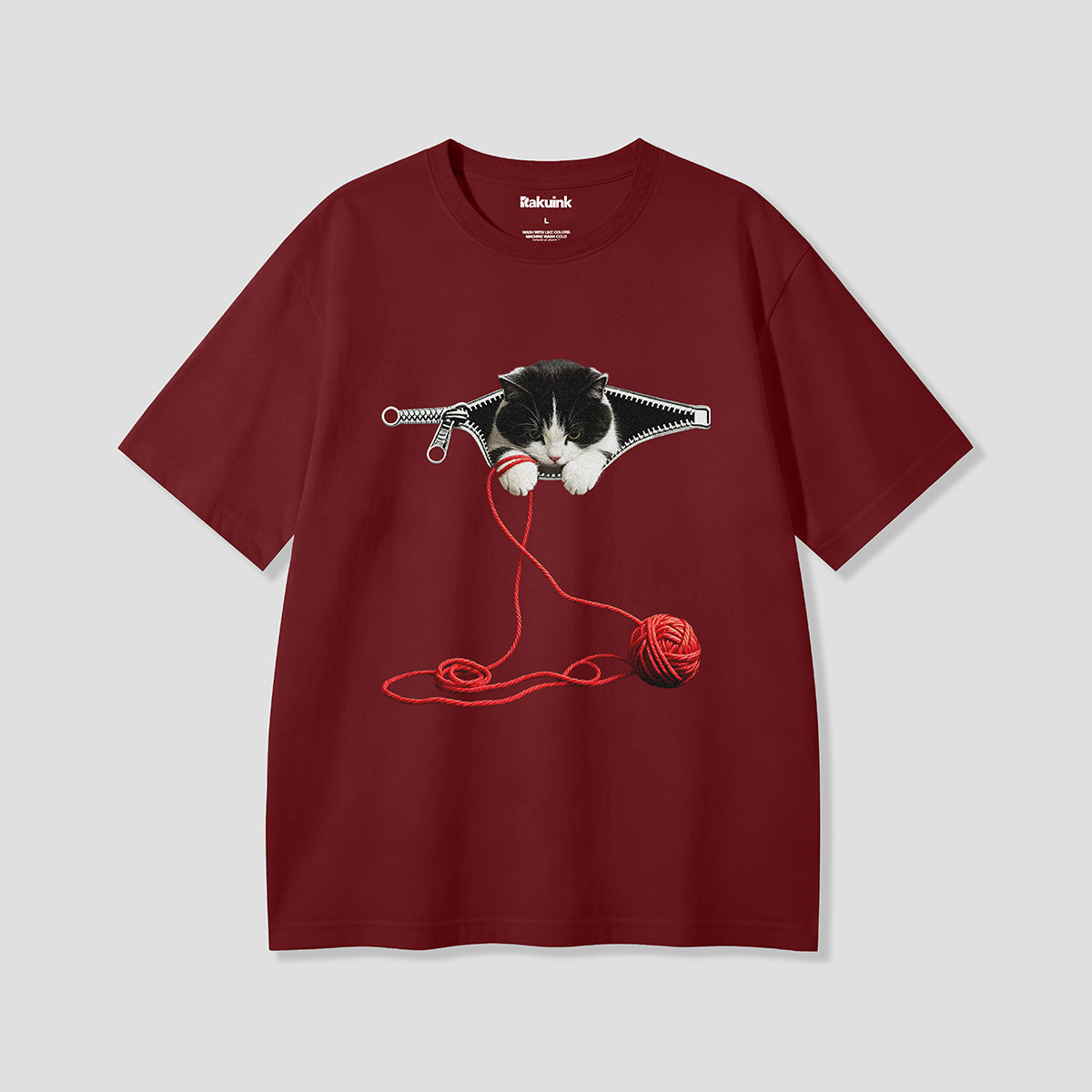 【予約】ジッププレイキャット グラフィックTシャツ