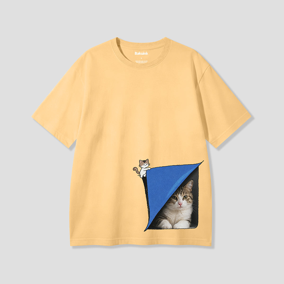 【予約】ひょっこりポケットキャット グラフィックTシャツ