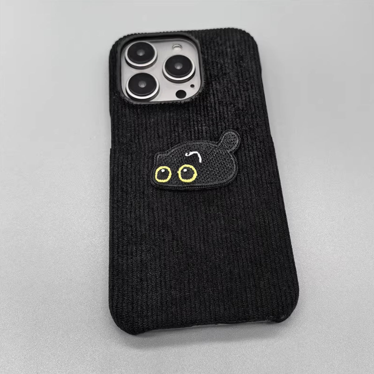 ふわふわ黒猫スマホケース