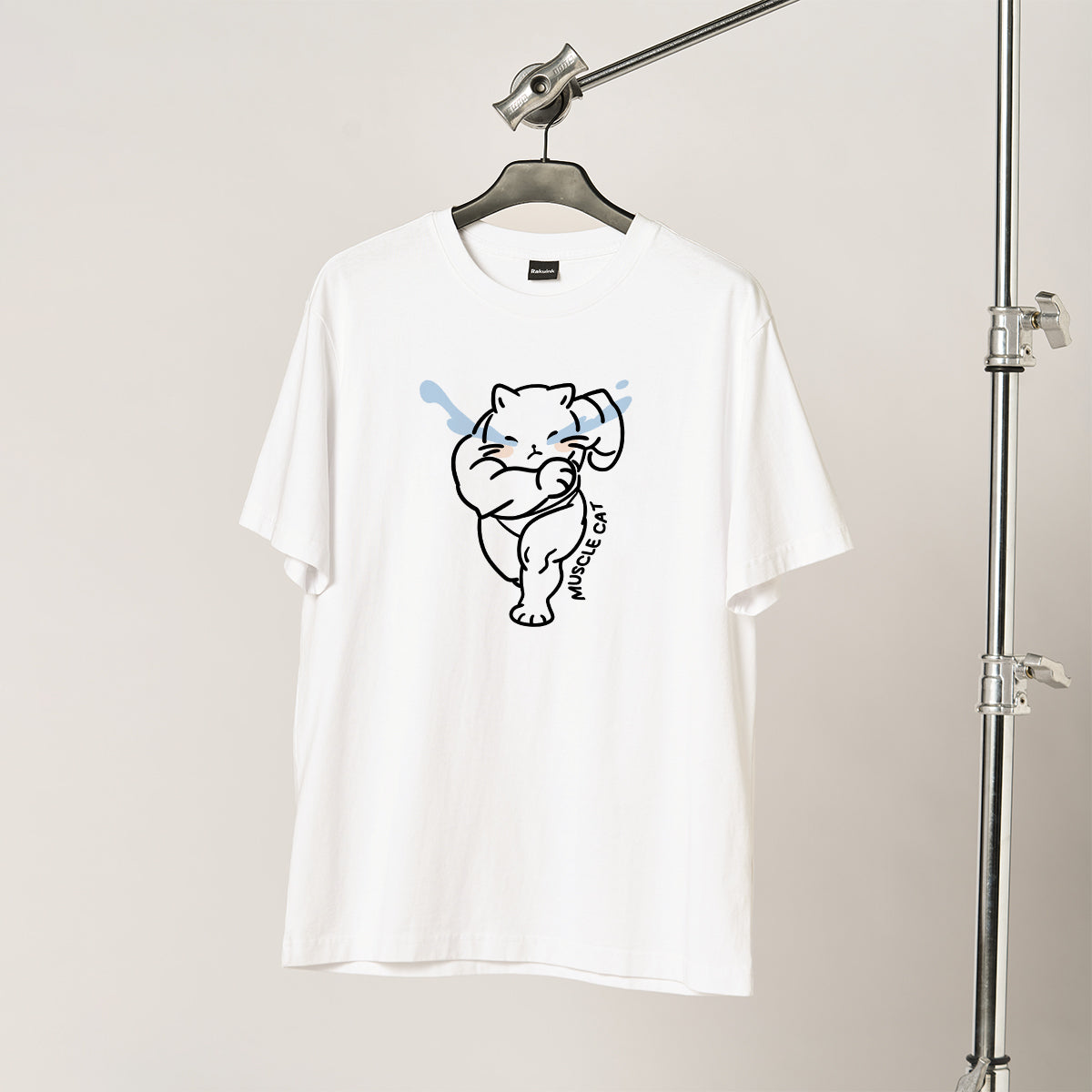 MUSCLE CAT｜運動に頑張る泣きキャットTシャツ – RakuInk