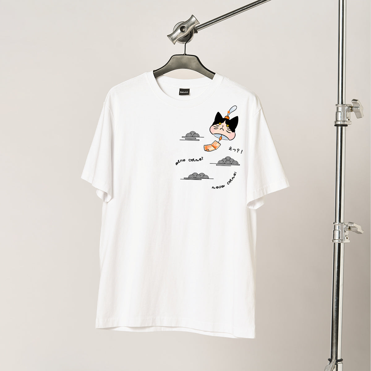 和風猫物語｜ゆらゆら猫風鈴Tシャツ – RakuInk